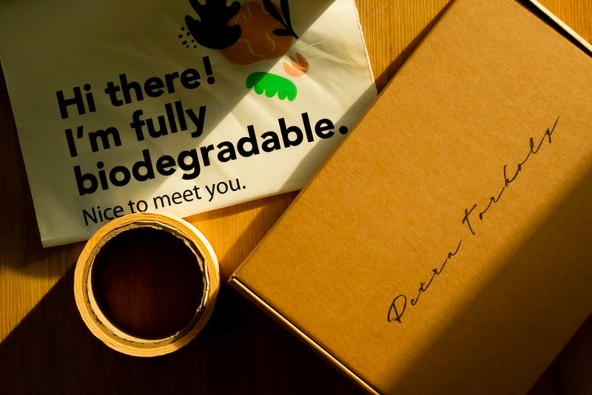 a napkin that says "Hi there! I'm fully biodegradable. Nice to meet you.